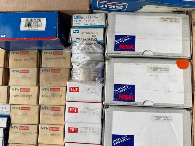 Mixed - partij diverse lagers, wielagerkits en waterpomp 154kg - afbeelding 4 van  14