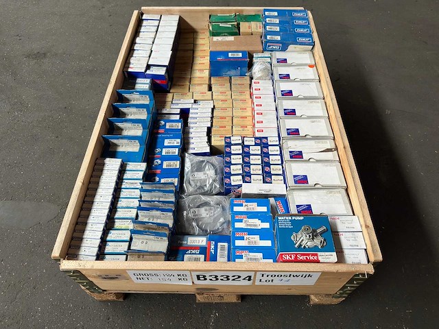 Mixed - partij diverse lagers, wielagerkits en waterpomp 154kg - afbeelding 1 van  14