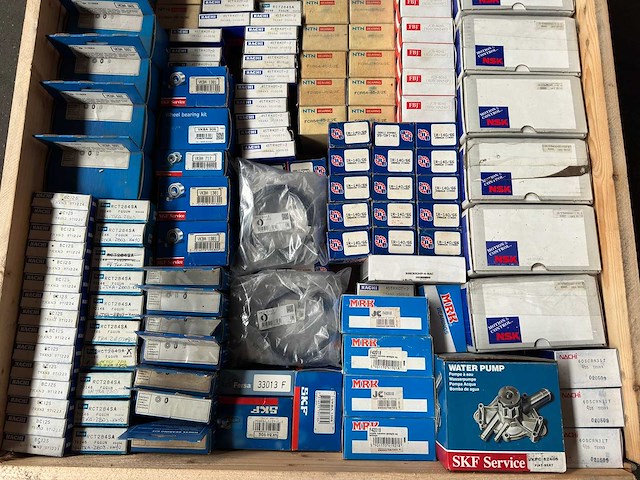 Mixed - partij diverse lagers, wielagerkits en waterpomp 154kg - afbeelding 7 van  14