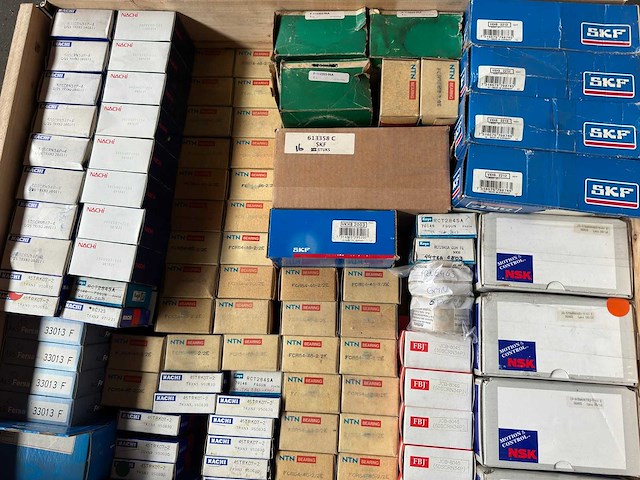 Mixed - partij diverse lagers, wielagerkits en waterpomp 154kg - afbeelding 8 van  14