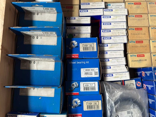 Mixed - partij diverse lagers, wielagerkits en waterpomp 154kg - afbeelding 12 van  14