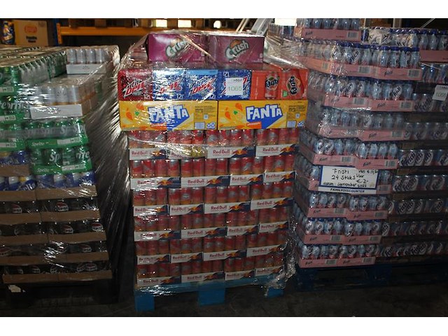 Mixed pallet frisdranken en red bull waaronder fanta en crushi circa 2124 blikken met tht 2026 bod is inc... - afbeelding 1 van  2