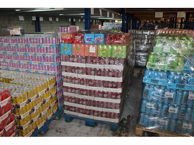 Mixed pallet frisdranken waaronder dr. pepper, fanta en schweppes circa 2304 blikken met tht 2025/2026 bo... - afbeelding 1 van  2