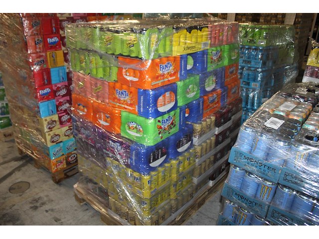 Mixed pallet frisdranken waaronder fanta, dr pepper en schweppes circa 1500 blikken tht oa 3-26, 1-26 en 2-... - afbeelding 1 van  3