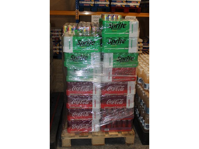 Mixed pallet frisdranken waaronder fanta en coca cola circa 1872 blikken met tht 2025/2026 bod is inclusie... - afbeelding 2 van  2