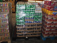 Mixed pallet frisdranken waaronder sprite en pepsi circa 1944 blikken met tht 2026 bod is inclusief 150 eu... - afbeelding 1 van  2