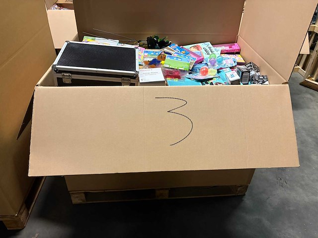 Mixpallet magazijnopruiming - afbeelding 1 van  4