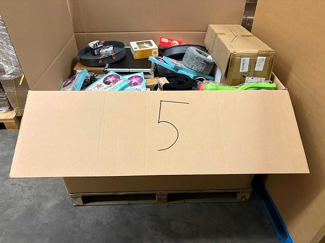 Mixpallet magazijnopruiming - afbeelding 1 van  5