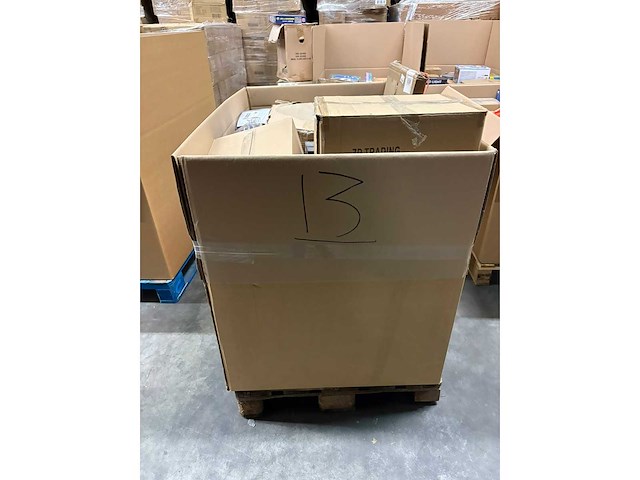 Mixpallet magazijnopruiming - afbeelding 2 van  6