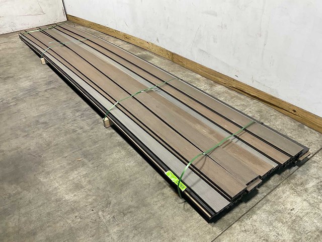 Mixpartij composiet gevelbekleding - 500x13,5x2,6 cm - afbeelding 1 van  7