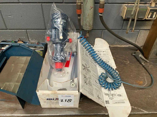Mixtron mx. 300 doseerpomp en diversen - afbeelding 1 van  6