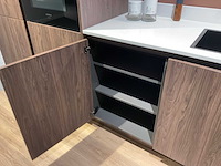 Mk blue ripasso eiland showroomkeuken met kastenwand - afbeelding 7 van  31