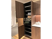 Mk blue ripasso eiland showroomkeuken met kastenwand - afbeelding 10 van  31