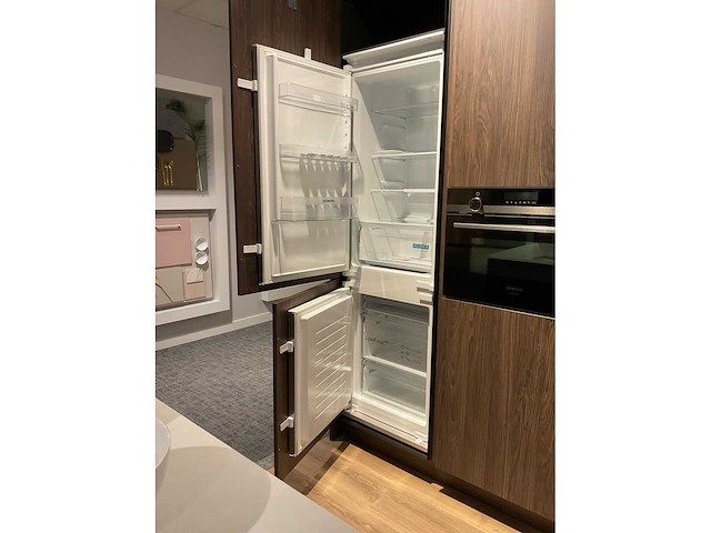 Mk blue ripasso eiland showroomkeuken met kastenwand - afbeelding 11 van  31