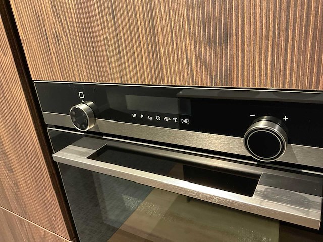 Mk blue ripasso eiland showroomkeuken met kastenwand - afbeelding 14 van  31