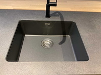 Mk carbon eiland showroomkeuken met coffeecorner en kastenwand - afbeelding 4 van  51