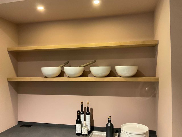 Mk carbon eiland showroomkeuken met coffeecorner en kastenwand - afbeelding 30 van  51