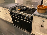 Mk classic eiland showroomkeuken met wandopstelling en inductiefornuis - afbeelding 15 van  41