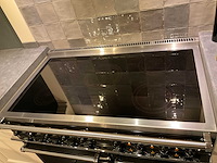 Mk classic eiland showroomkeuken met wandopstelling en inductiefornuis - afbeelding 16 van  41