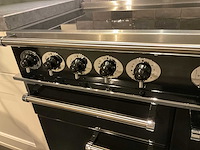 Mk classic eiland showroomkeuken met wandopstelling en inductiefornuis - afbeelding 18 van  41