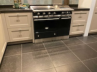 Mk ergona hoekopgestelde showroomkeuken met inbouwkastenwand - afbeelding 3 van  24