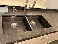 Mk ergona hoekopgestelde showroomkeuken met inbouwkastenwand - afbeelding 15 van  24