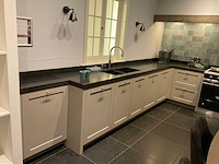 Mk ergona hoekopgestelde showroomkeuken met inbouwkastenwand - afbeelding 12 van  24