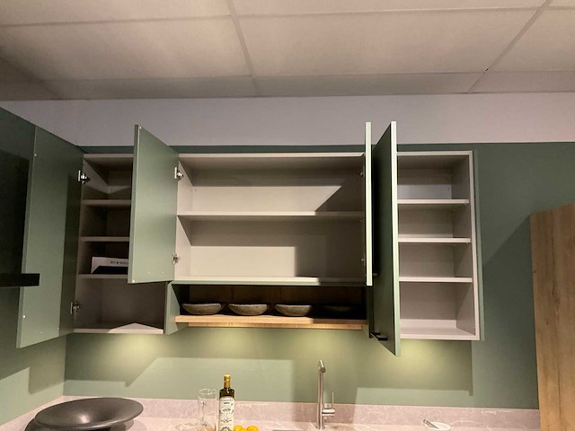 Mk matera provence hoekopgestelde showroomkeuken - afbeelding 16 van  30