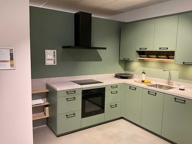 Mk matera provence hoekopgestelde showroomkeuken - afbeelding 23 van  30