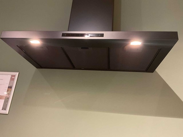 Mk matera provence hoekopgestelde showroomkeuken - afbeelding 29 van  30