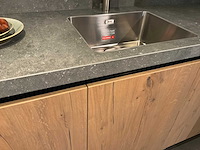 Mk memory hoekopgestelde showroomkeuken met kastenwand - afbeelding 21 van  31