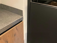 Mk memory hoekopgestelde showroomkeuken met kastenwand - afbeelding 22 van  31