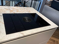 Mk natural beach eiland showroom keuken met kastenwand en coffeecorner - afbeelding 6 van  32