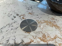 Mk natural beach eiland showroom keuken met kastenwand en coffeecorner - afbeelding 7 van  32