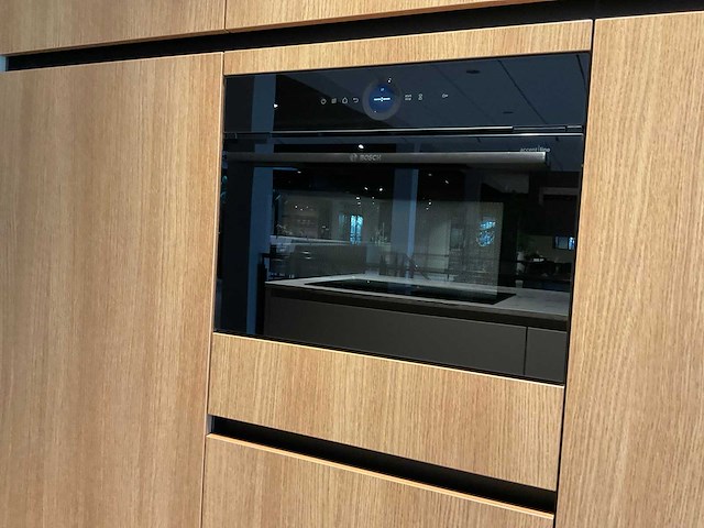 Mk natural beach eiland showroom keuken met kastenwand en coffeecorner - afbeelding 15 van  32