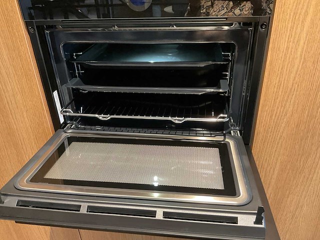 Mk natural beach eiland showroom keuken met kastenwand en coffeecorner - afbeelding 17 van  32