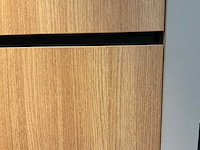 Mk natural beach eiland showroom keuken met kastenwand en coffeecorner - afbeelding 24 van  32