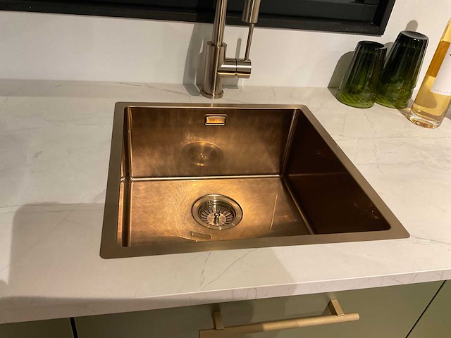 Mk olijf hoekopgestelde showroomkeuken - afbeelding 3 van  26