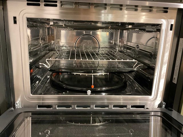 Mk olijf hoekopgestelde showroomkeuken - afbeelding 13 van  26