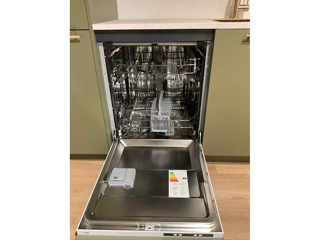 Mk olijf hoekopgestelde showroomkeuken - afbeelding 15 van  26