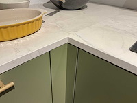 Mk olijf hoekopgestelde showroomkeuken - afbeelding 16 van  26