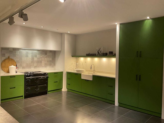 Mk regina rechtopgestelde 2-delige showroomkeuken met kastenwand - afbeelding 1 van  29