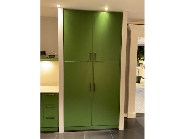 Mk regina rechtopgestelde 2-delige showroomkeuken met kastenwand - afbeelding 16 van  29