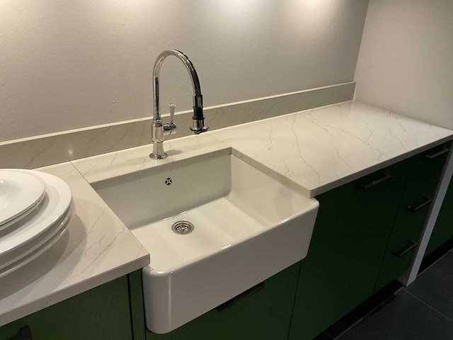 Mk regina rechtopgestelde 2-delige showroomkeuken met kastenwand - afbeelding 13 van  16
