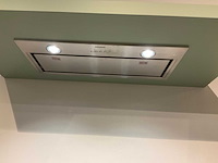 Mk saliegroen hoekopgestelde showroomkeuken - afbeelding 4 van  21