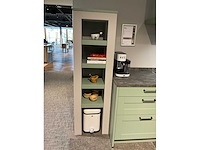 Mk saliegroen hoekopgestelde showroomkeuken - afbeelding 10 van  21