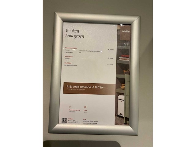 Mk saliegroen hoekopgestelde showroomkeuken - afbeelding 13 van  21