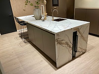 Mk titane eiland showroomkeuken met kastenwand en buffetkast - afbeelding 33 van  38