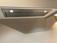 Mk valencia hoekopgestelde showroomkeuken met kastenwand - afbeelding 9 van  31