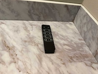 Mk valencia hoekopgestelde showroomkeuken met kastenwand - afbeelding 14 van  31